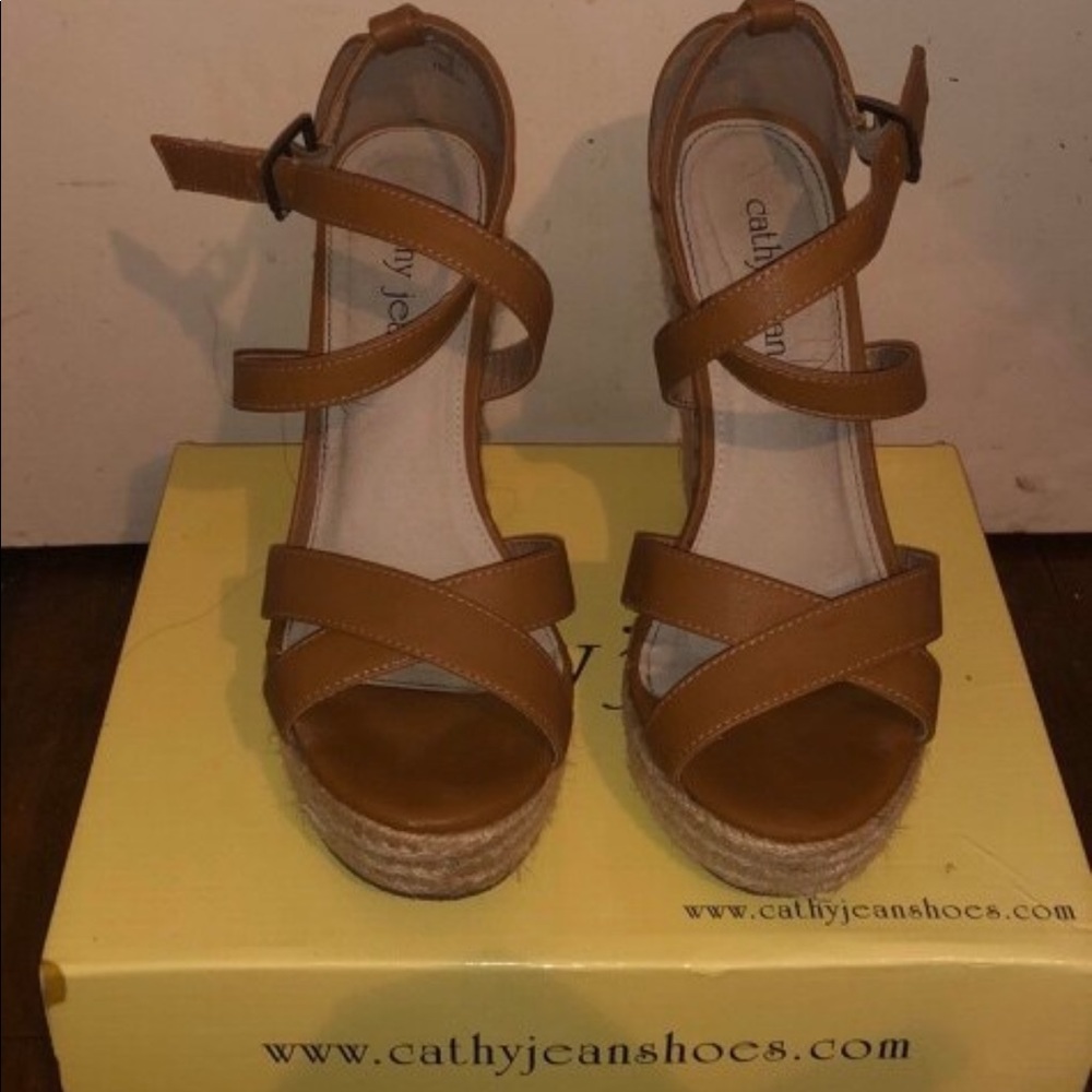 ✨✨CATHY JEAN WEDGES